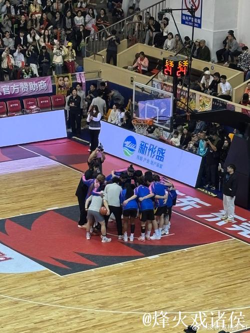 广东男篮比赛迎来听障女篮队员观赛